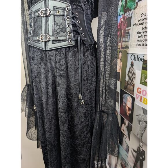 Witchy Velvet Gothic Dress - Picture 4 of 6